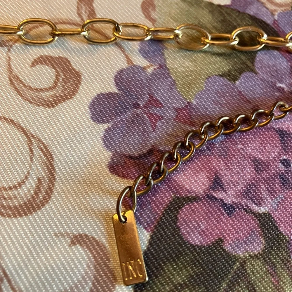 ———SOLD———-____\OPULENT FLORAL NECKLACE - Picture 7 of 12